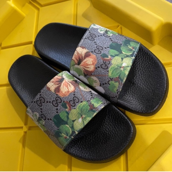 Gucci Shoes - Slides